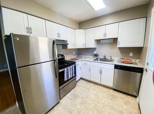 921 Magnolia Ln APT 4, Madison, WI 53713