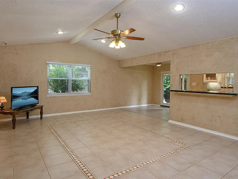 4110 Garden Springs Dr — Photo 3