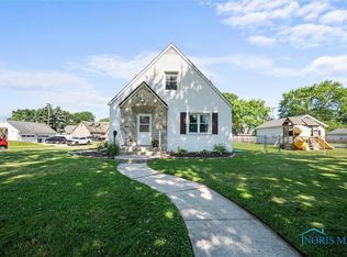 1674 Norcross Dr, Oregon, OH 43616
