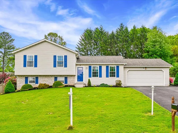 2813 Brougham Ct, Manchester, MD 21102