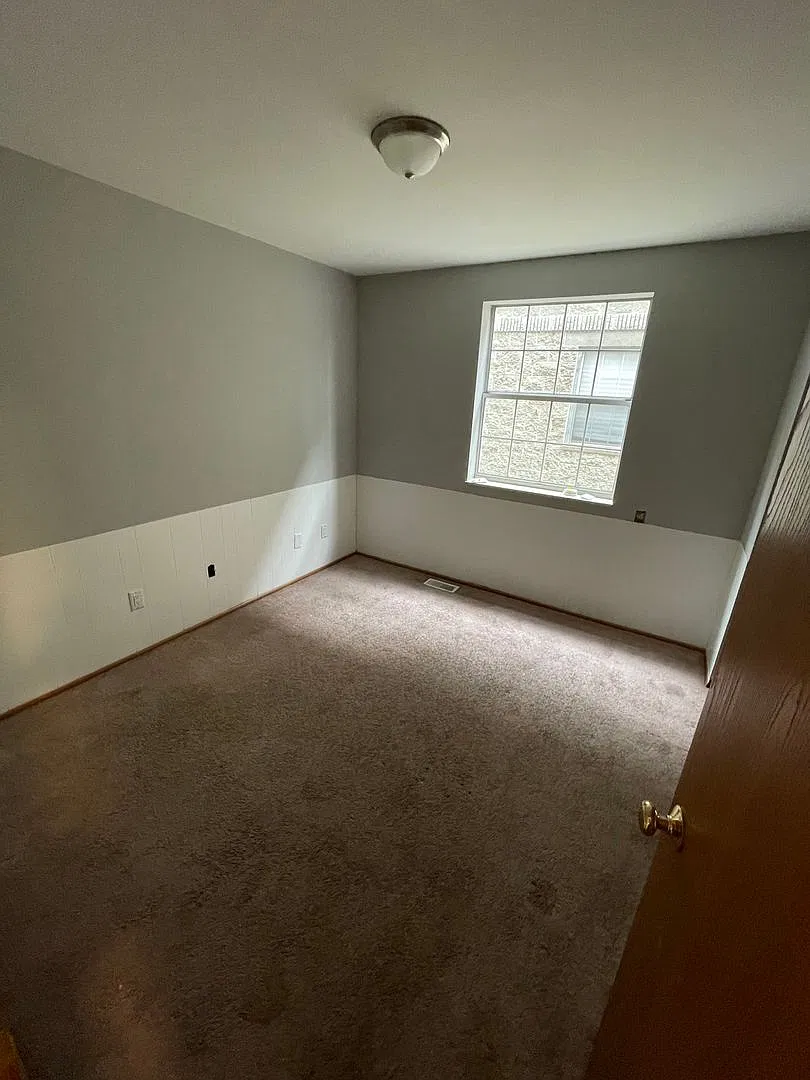 2169 Indianola 4 bedroom 2 full bath units — Photo 4