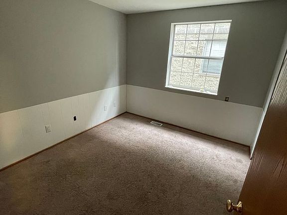4th image of 2169 Indianola Ave APT C