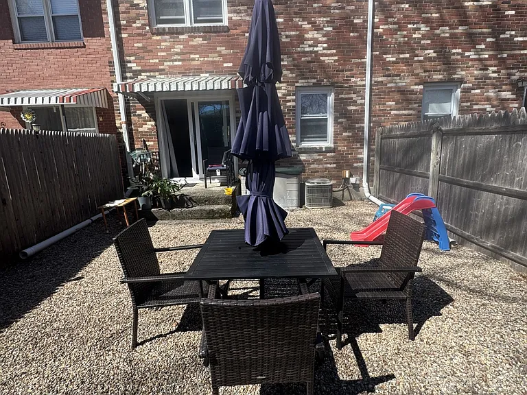 124 Lakeside Dr — Photo 9