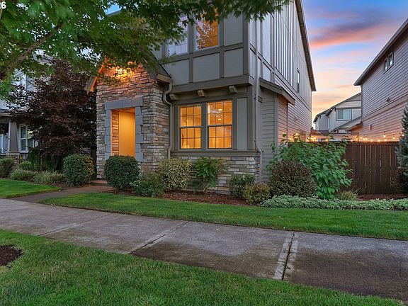 2nd image of 28461 SW Coffee Lake Dr