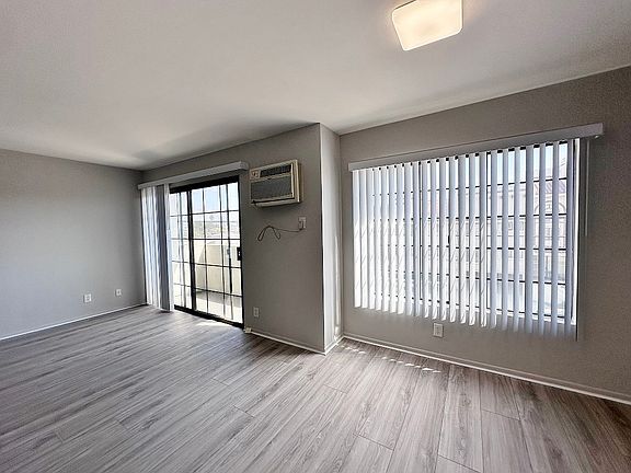 3rd image of 3462 Mentone Ave APT 202