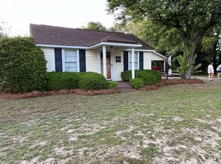 2204 W Old Camden Rd, Hartsville, SC 29550