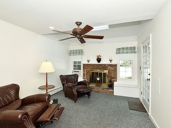 5th image of 96 Lodge Ave