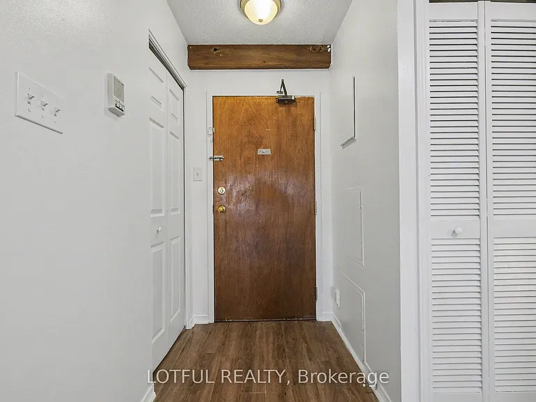 237 Loretta Ave S #9 — Photo 3