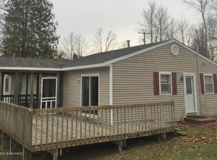 9121 Lakeview Blvd, Rodney, MI 49342