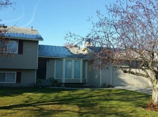 5905 N Vincent St, Newman Lake, WA 99025