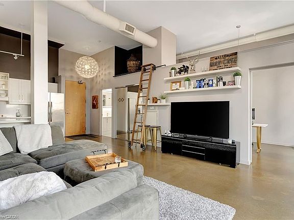 5th image of 410 King St W #506
