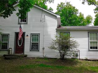 14022 Goodwin St, Burton, OH 44021