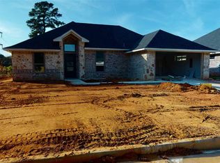 533 Palms Ln, Longview, TX 75601