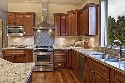 2nd image of 565 SE Andrews St