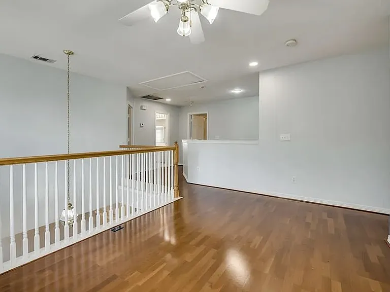 Upstairs - Bonus Flex Area