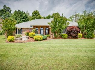 1009 Whittling Wood Dr, Johnson City, TN 37601