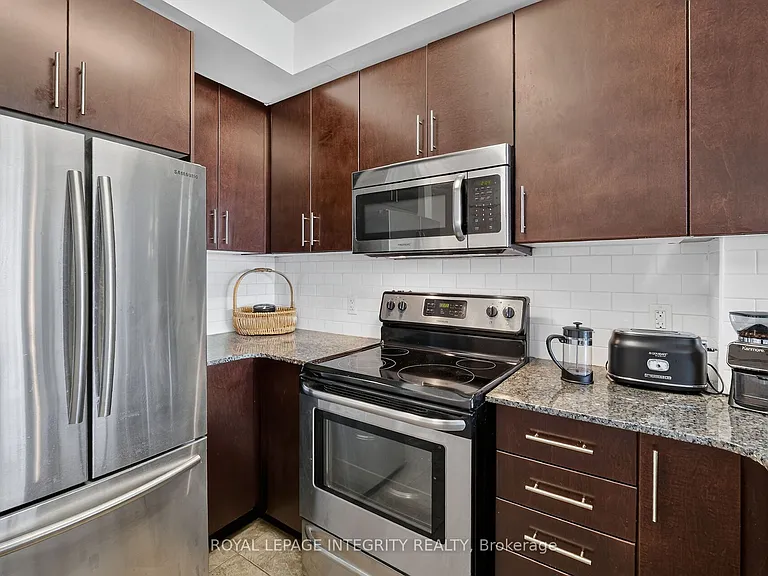 242 Rideau St #2505 — Photo 33
