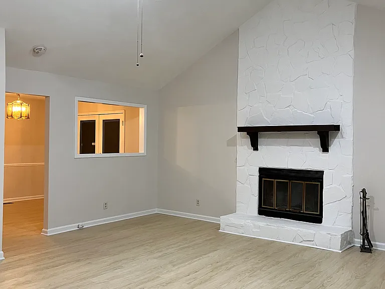 743 Plantation Pkwy — Photo 3