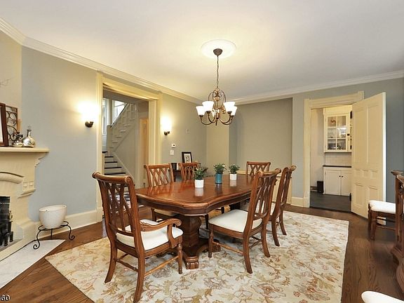 4th image of 56 Highland Ave