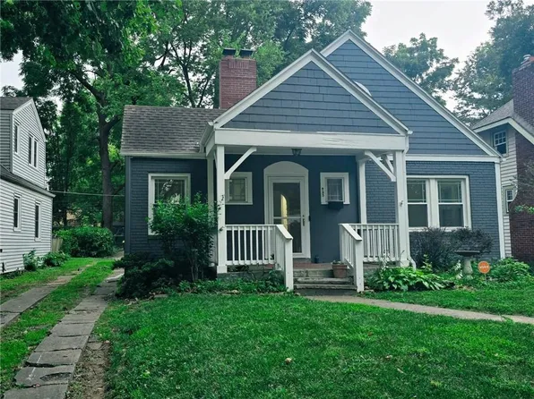 425 E 70th St, Kansas City, MO 64131