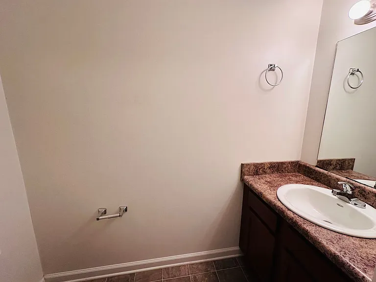 35 Station Ln NE — Photo 6