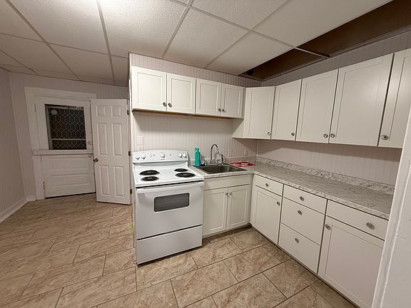 4th image of 318-20-24 S 7th St #322