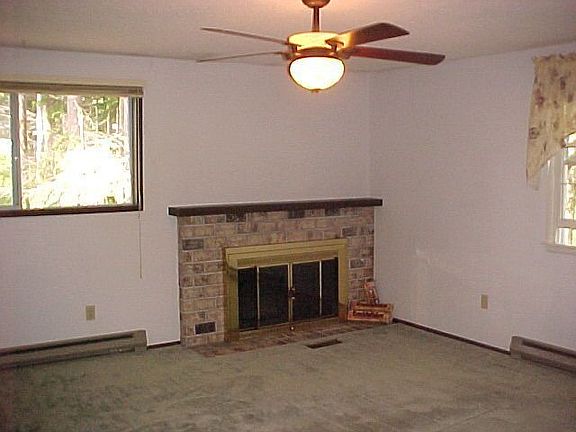 2nd image of 1075 SW Castilian Dr