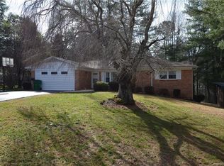 3231 Magnolia Dr, Hendersonville, NC 28792