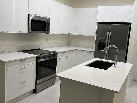 3rd image of 8001 NW 41st St #202