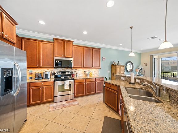 3rd image of 8637 Banyan Bay Blvd
