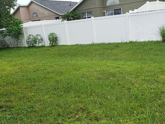 4th image of 2118 Agate St