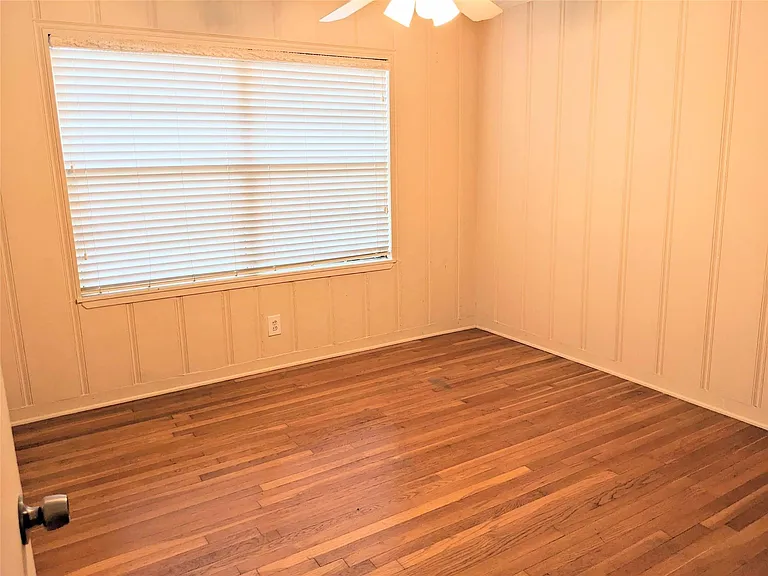 5559 Aspen St — Photo 8