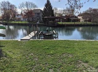 29815 S Gibraltar Rd, Gibraltar, MI 48173