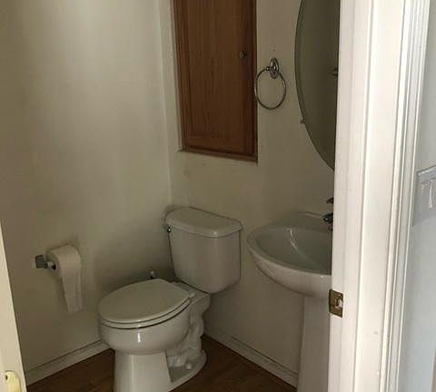 4th image of 307 Esplanade Cir