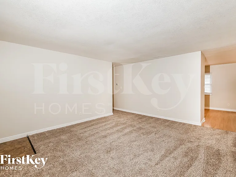 322 Deville Pl — Photo 4