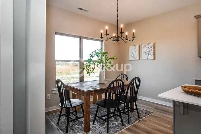 4 bed, 2.0 bath, 2040 sqft, $1,645 — Photo 4
