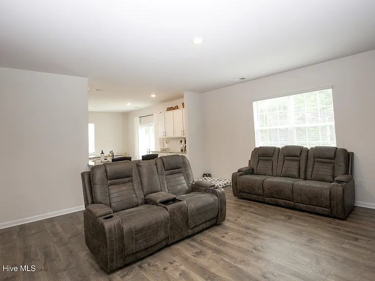 1179 Misty Creek Dr — Photo 9