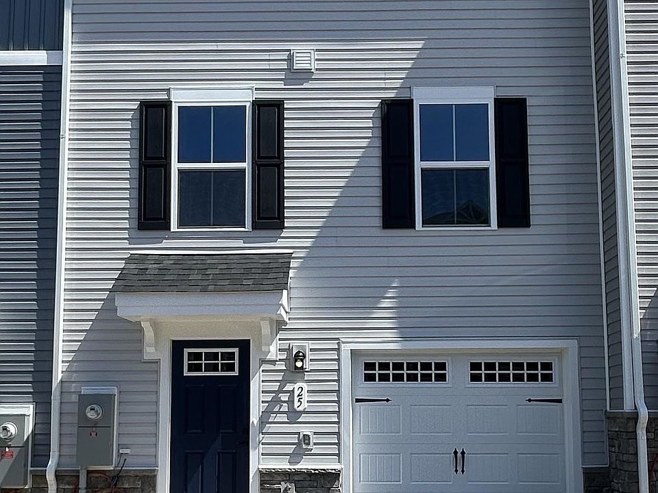 1st image of 25 Apple Wood Ln