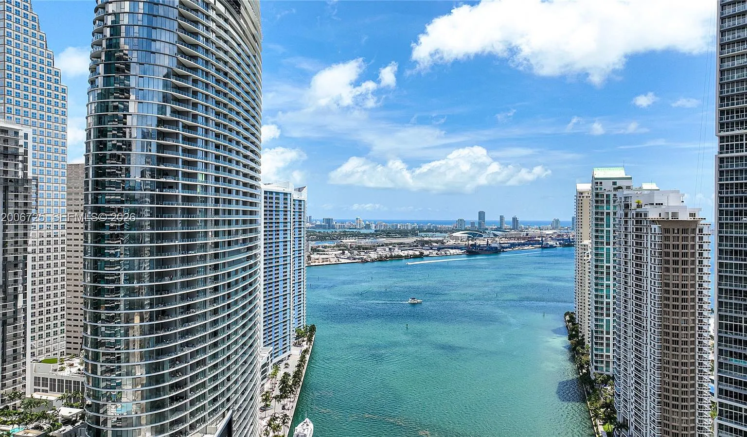 1 bed, 1.0 bath, $3,800 — Photo 2