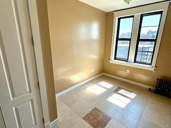 5th image of 11-27 Nameoke St #5B