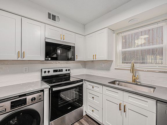 2nd image of 4011 McGee St APT 5