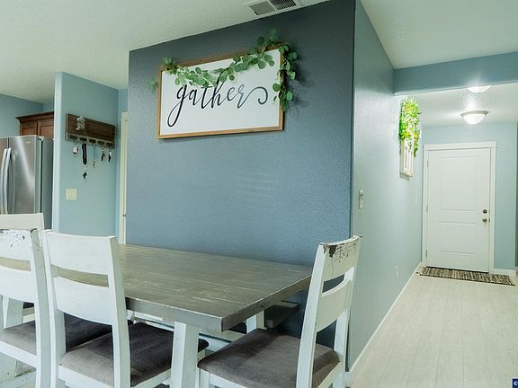 4th image of 3152 NE Lily Ln