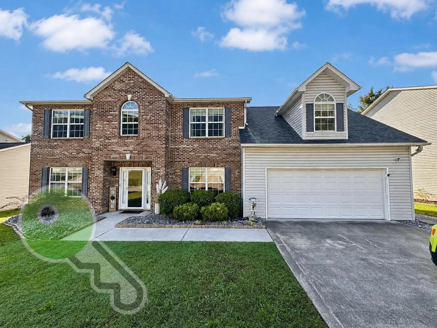 Charming Knoxville Home with Bonus Room, Spacious Yard & Garage — Photo 1
