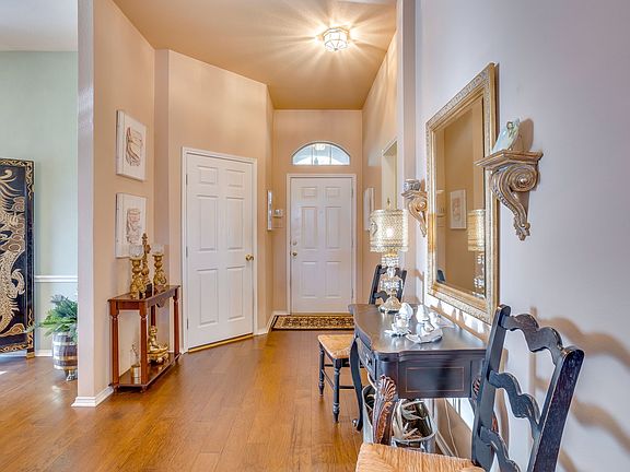 4th image of 6904 Spring Valley Way