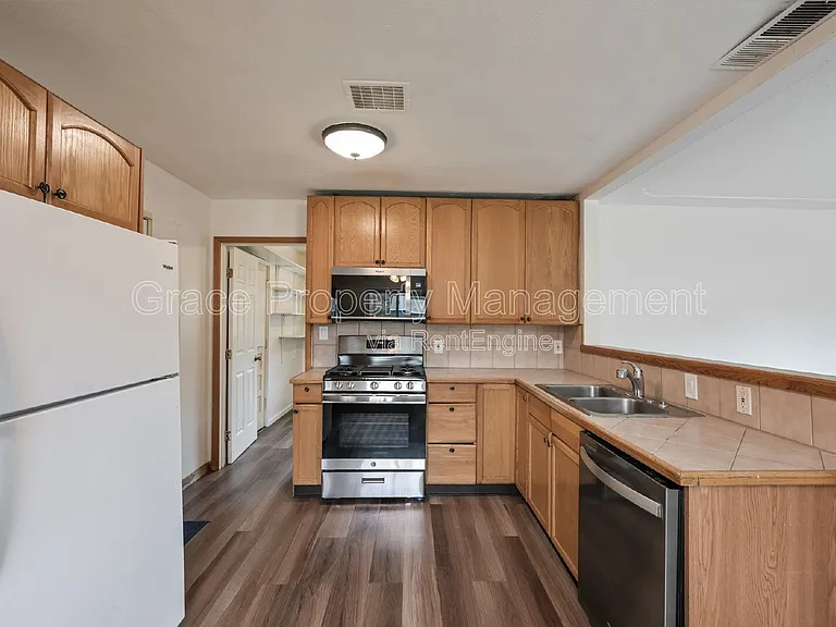 9301 Ellen Ct — Photo 8