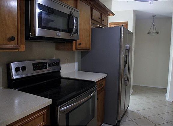 5th image of 4601 Meadowood Dr
