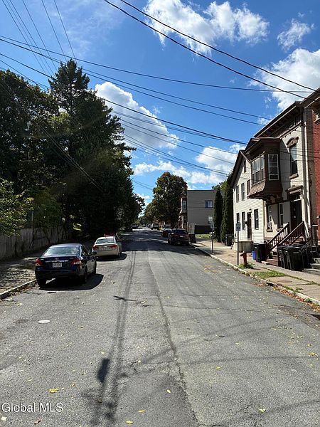 4th image of 215 9th Street