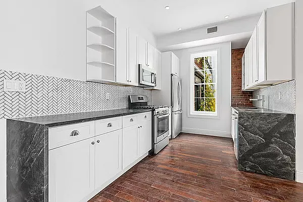 Rented by REAL New York | media 9