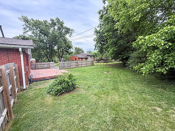 4th image of 1034 Castleton Way
