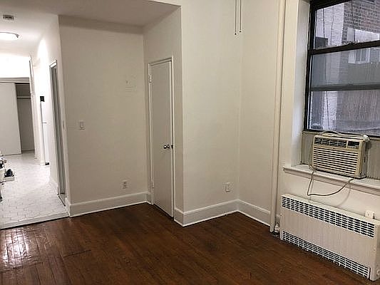 3rd image of 307 W 106th St APT 3RE